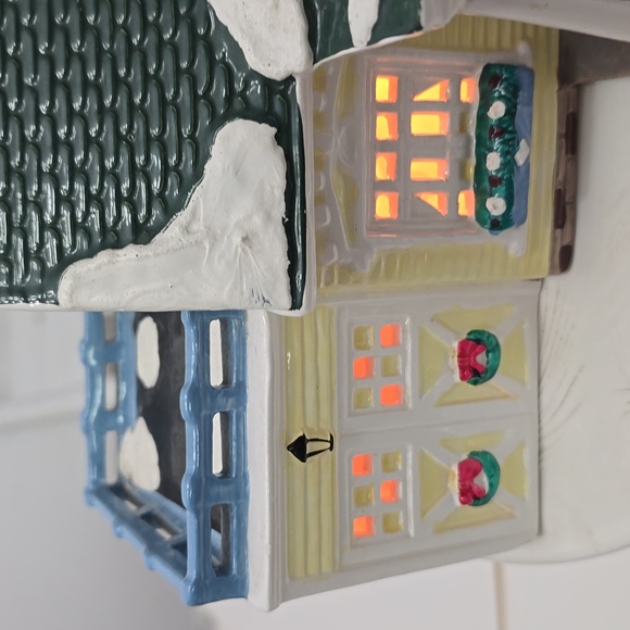 Vintage 1988 Snow Village North Creek Cottage Illuiminated Tested Figurine - Picture 8 of 15